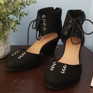 LACE UP ANKLE MINI WEDGES (WIDE WIDTH)DETAILS

h